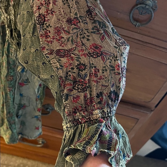 Vintage-Inspired Floral Blouse in Green by Young Threads NWT - Picture 3 of 9
